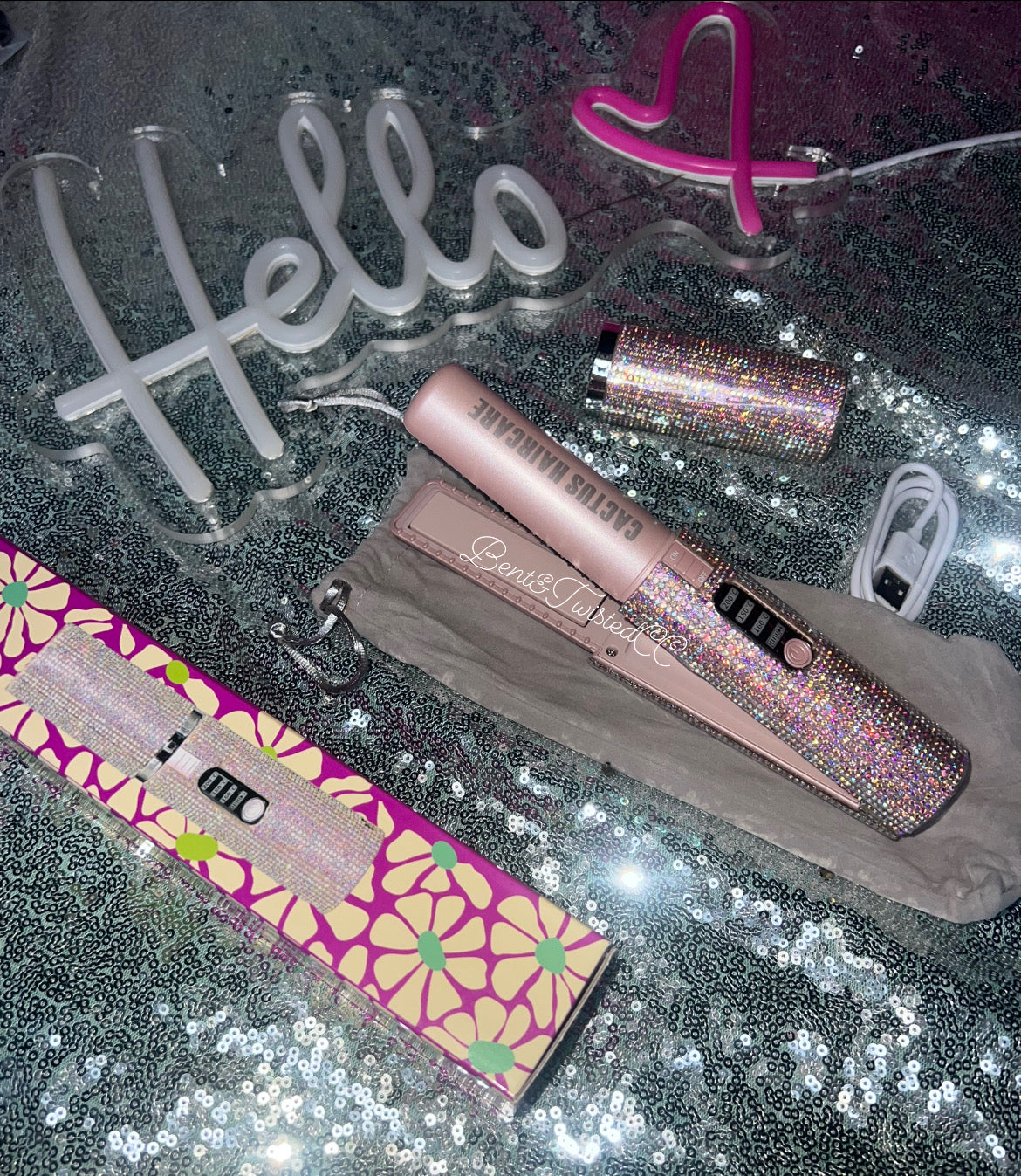 Busy babe travel straightener
