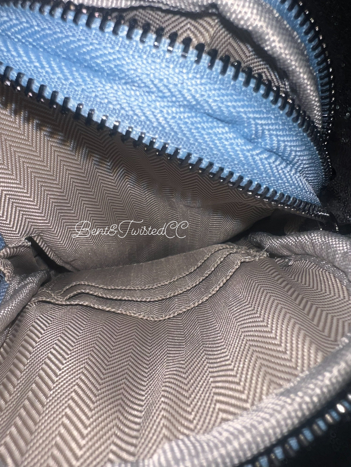 Baby blues: sling bag