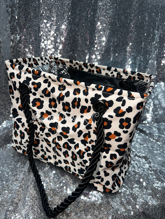 On the go tote : light leopard